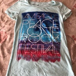American Eagle Oitfiters T Shirt